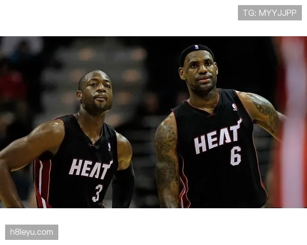 杰克逊加盟伯恩利迎战新赛季，首秀表现引球迷期待