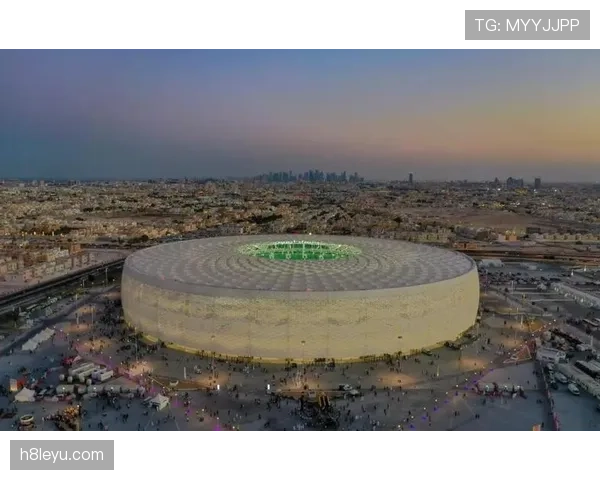 卡塔尔世界杯2022精彩回顾：历史性对决点燃赛场，状态回暖球队成焦点