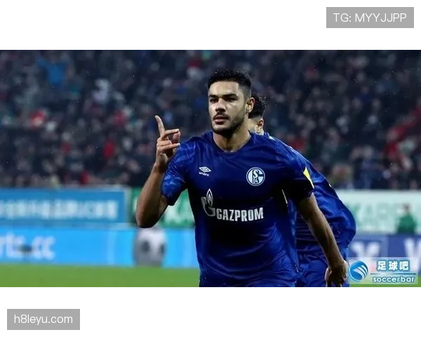 卡马文加在本赛季展现出非凡的对抗能力，成为球队防守的中流砥柱。