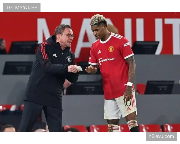 拉菲尼亚与拉什福德竞争锋线位置表现稳健