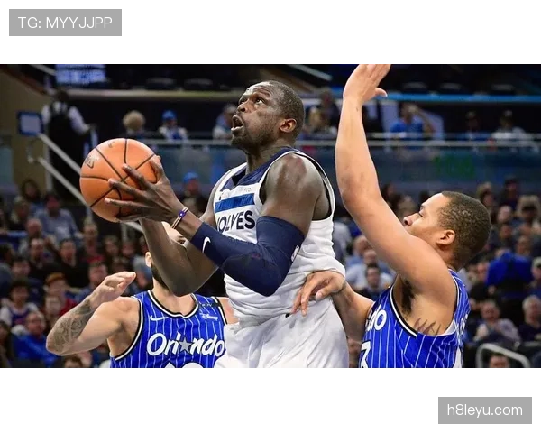 卢尔·邓无球跑动牵制防守，改变对手外线布防结构