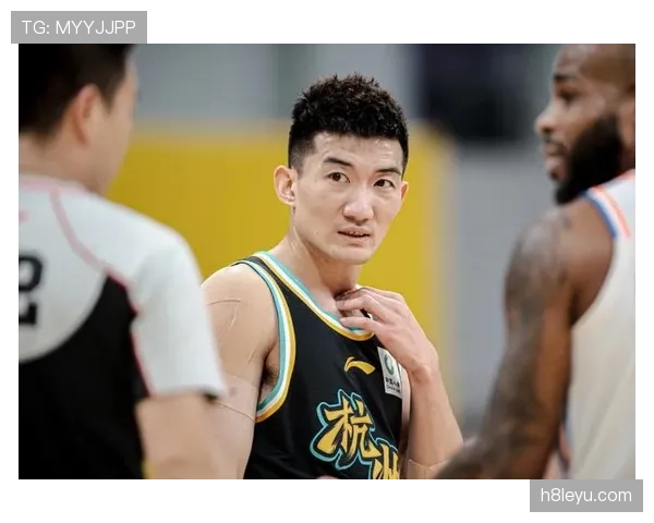 孙铭徽刚拼完比赛就抱着外卖走，手上那块表看的我怀疑人生