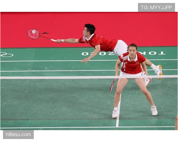 黄雅琼的日常：凌晨四点起床练球，早餐吃三明治配蛋白粉，手机里存着378个对手的录像——这哪是运动员，简直是AI训练出来的